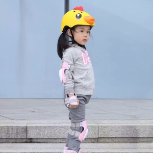 柒小佰儿童运动头盔护具套装骑行小男孩滑板平衡车安全帽防护005688